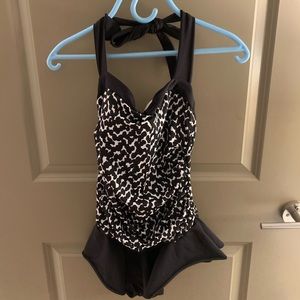 One piece swim suit